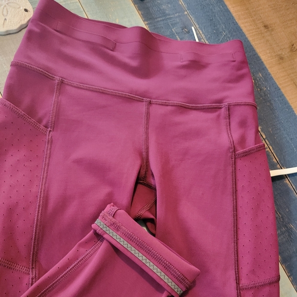 Lululemon pants mind over miles size 2 Activewear. Marvelous colour - Picture 3 of 6
